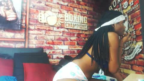 Snapshot of blackandaxel2 chatting on 02/25/26, 11:25 BlackAndAxel online show from 02/25/26, 11:25