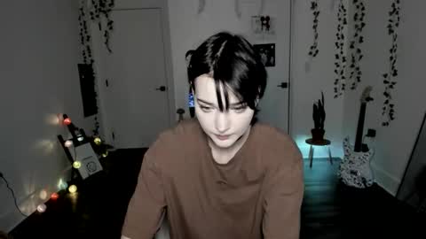 Ella online show from 12/17/25, 08:09