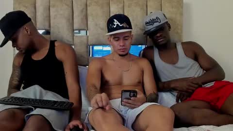 Snapshot of blackdreams1__ chatting on 12/10/24, 02:05 Black Dreams online show from 12/10/24, 02:05