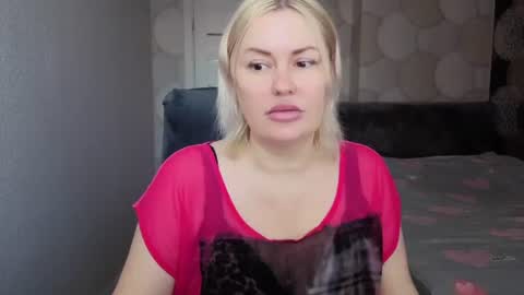 Snapshot of blackeyes11 chatting on 06/14/26, 01:58 blackeyes11 online show from 06/14/26, 01:58
