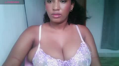 Snapshot of blackitybae chatting on 07/06/26, 01:08 Shophie White online show from 07/06/26, 01:08
