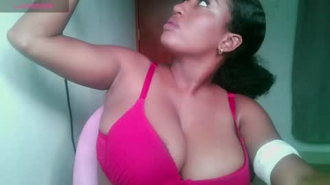 Snapshot of blackitybae chatting on 07/08/26, 12:09 Shophie White online show from 07/08/26, 12:09