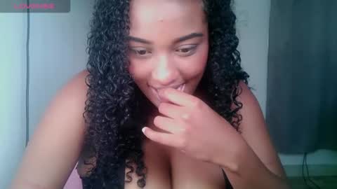Snapshot of blackitybae chatting on 07/17/26, 01:18 Shophie White online show from 07/17/26, 01:18