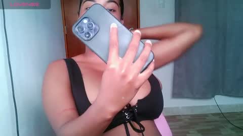 Snapshot of blackitybae chatting on 07/24/26, 01:20 Shophie White online show from 07/24/26, 01:20