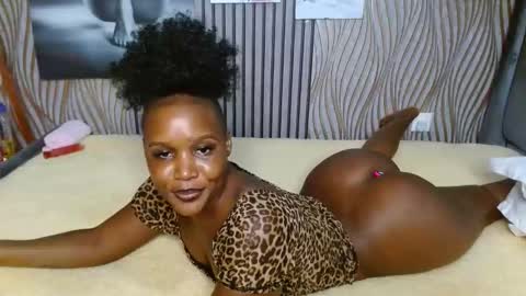 Smiley sylivia online show from 04/17/26, 02:25