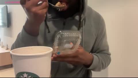 Snapshot of blackmuscles77 chatting on 02/27/26, 04:29 blackmuscles77 online show from 02/27/26, 04:29