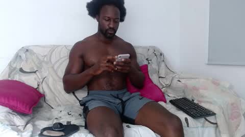 Twtter 1MikeBeckford            Onlyfns beckfordmike online show from 02/23/26, 11:18