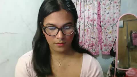 Snapshot of blackpinayts chatting on 02/04/26, 06:03 Ellez online show from 02/04/26, 06:03