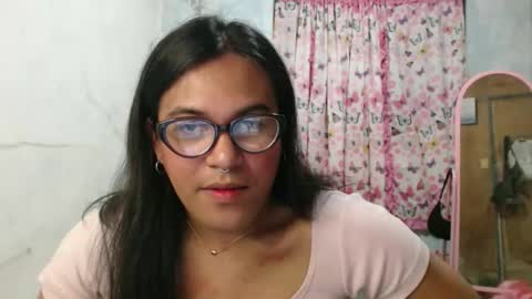 Snapshot of blackpinayts chatting on 02/05/26, 06:12 Ellez online show from 02/05/26, 06:12