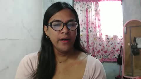 Snapshot of blackpinayts chatting on 02/18/26, 07:15 Ellez online show from 02/18/26, 07:15