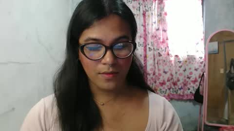 Snapshot of blackpinayts chatting on 02/20/26, 06:26 Ellez online show from 02/20/26, 06:26