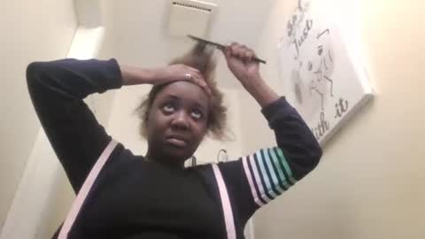 Snapshot of blackqueen888 chatting on 01/03/25, 08:32 blackqueen888 online show from 01/03/25, 08:32