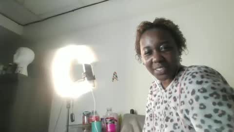 Snapshot of blackqueen888 chatting on 02/18/25, 02:49 blackqueen888 online show from 02/18/25, 02:49