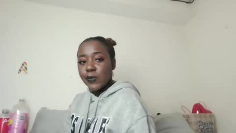 Snapshot of blackqueen888 chatting on 02/24/25, 12:52 blackqueen888 online show from 02/24/25, 12:52