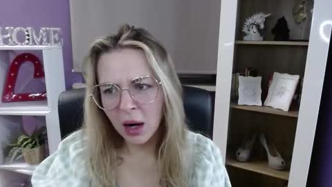 Z O E Y online show from 11/27/25, 05:53