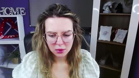 Z O E Y online show from 01/07/26, 05:32