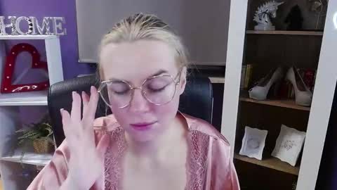 Z O E Y online show from 02/03/26, 05:27