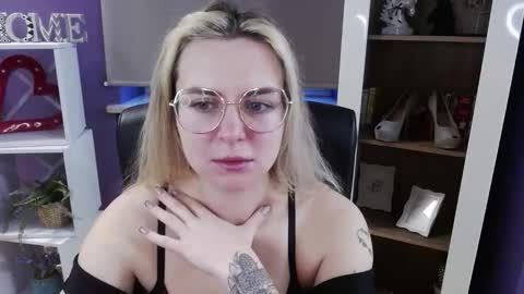 Z O E Y online show from 03/09/26, 05:44