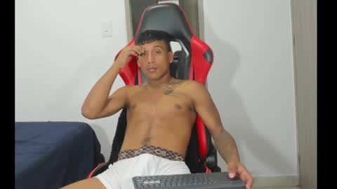 Snapshot of blacksex_boy chatting on 01/15/26, 08:12 Marlon online show from 01/15/26, 08:12