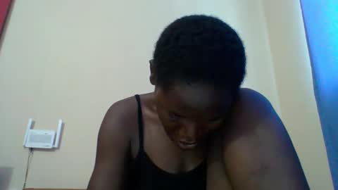 Snapshot of blacksexygal chatting on 05/08/26, 06:19 SARAH online show from 05/08/26, 06:19