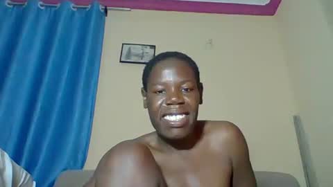 Snapshot of blacksexygal chatting on 06/06/26, 08:46 SARAH online show from 06/06/26, 08:46