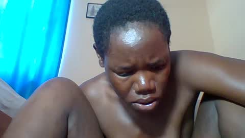 Snapshot of blacksexygal chatting on 06/12/26, 07:18 SARAH online show from 06/12/26, 07:18