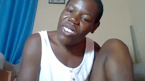 Snapshot of blacksexygal chatting on 06/12/26, 07:24 SARAH online show from 06/12/26, 07:24