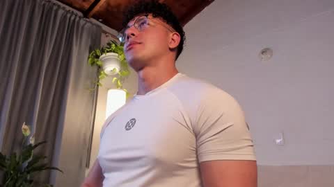 Snapshot of blake_levi chatting on 02/09/25, 02:28 Blake Levi Independent Model online show from 02/09/25, 02:28