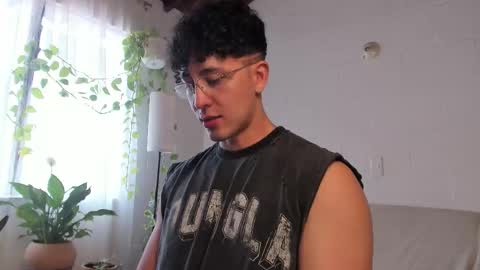 Snapshot of blake_levi chatting on 02/06/26, 04:43 Blake Levi Independent Model online show from 02/06/26, 04:43