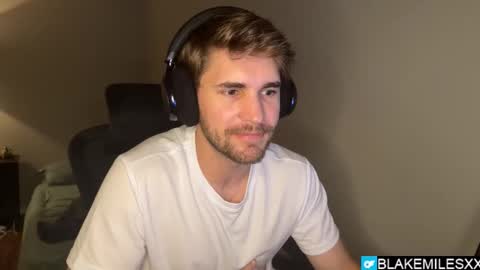 Snapshot of blakemiles2 chatting on 10/13/25, 01:27 Blake Miles online show from 10/13/25, 01:27