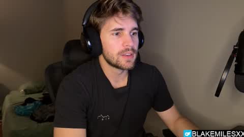 Snapshot of blakemiles2 chatting on 10/18/25, 02:25 Blake Miles online show from 10/18/25, 02:25