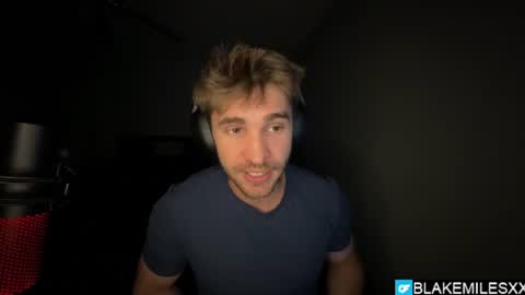 Snapshot of blakemiles2 chatting on 07/11/26, 04:26 Blake Miles online show from 07/11/26, 04:26