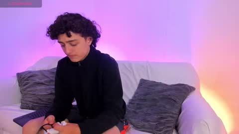  JULIE  online show from 11/26/25, 04:24