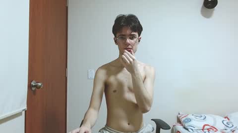 Snapshot of blakeshatter chatting on 01/10/25, 10:15 blakeshatter online show from 01/10/25, 10:15