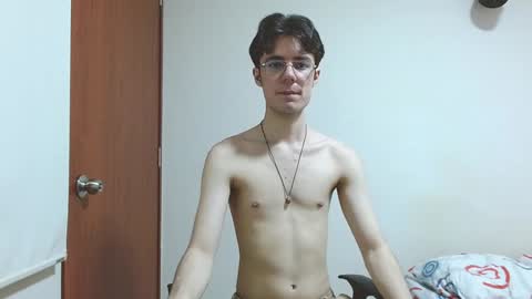 Snapshot of blakeshatter chatting on 01/15/25, 02:27 blakeshatter online show from 01/15/25, 02:27