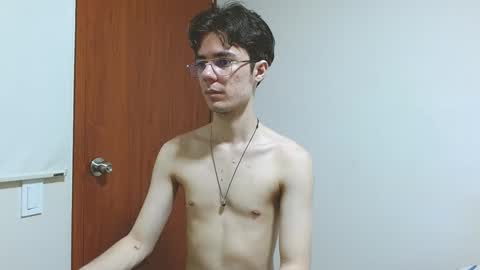 Snapshot of blakeshatter chatting on 01/16/25, 02:30 blakeshatter online show from 01/16/25, 02:30