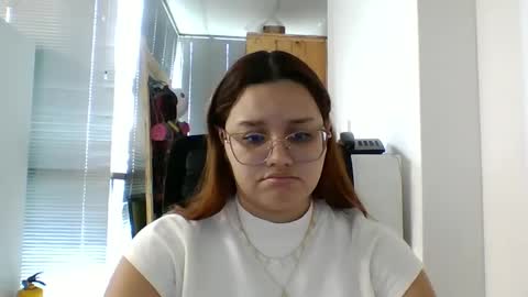 Snapshot of blanquita102530 chatting on 09/22/25, 02:41 Lary online show from 09/22/25, 02:41