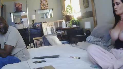 Snapshot of blaqmagic72 chatting on 10/31/25, 07:59 Redandblaq online show from 10/31/25, 07:59