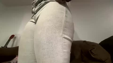 Snapshot of blasiangyal chatting on 02/13/26, 06:59 blasiangyal online show from 02/13/26, 06:59