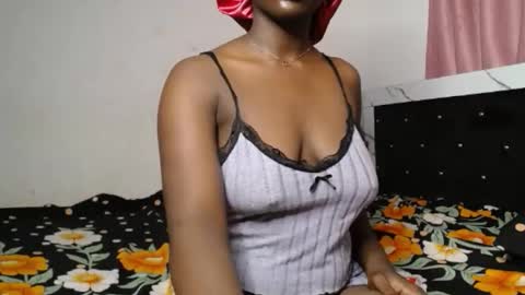 Snapshot of blavck_barbie chatting on 03/03/26, 05:24 Tatiana online show from 03/03/26, 05:24