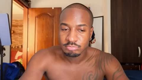 Snapshot of blckexperience chatting on 11/12/25, 06:19 Danny - online show from 11/12/25, 06:19