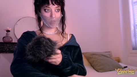 Snapshot of bleu_belladone chatting on 10/23/25, 12:15 Cassandre online show from 10/23/25, 12:15