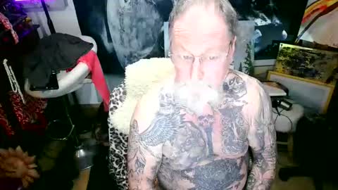 blindsurfer780299 online show from 10/12/25, 05:06