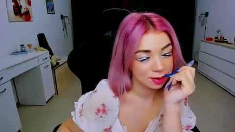 Nicole online show from 12/04/24, 07:17