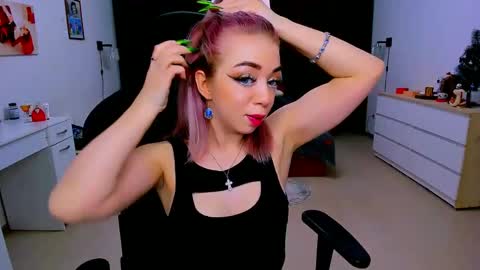 Nicole online show from 01/14/25, 07:17