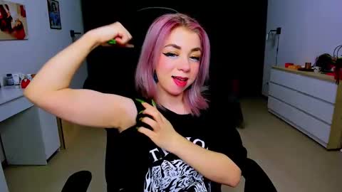 Nicole online show from 01/20/25, 02:14