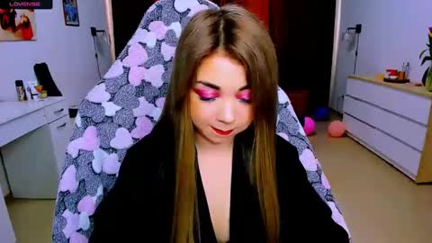 Nicole online show from 03/10/25, 06:16