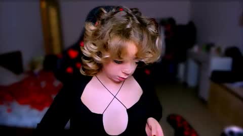 Nicole online show from 02/25/26, 08:02