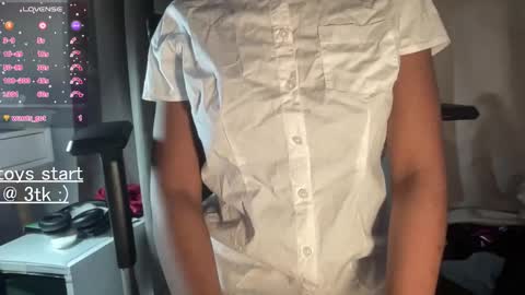 bloggirllaurel online show from 03/19/26, 05:39