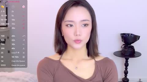 YoYo online show from 11/25/25, 04:45